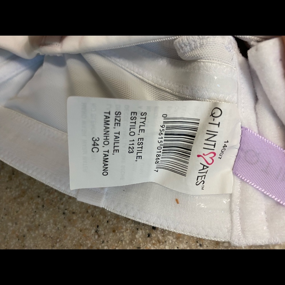 Q-T Intimates Full Length Slip, 34c - image 4